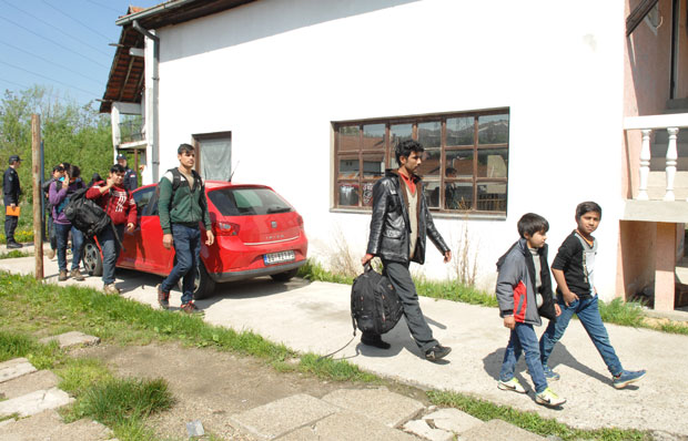 ДРАМА У БЕОГРАДУ: Избеглице биле данима закључане у стану, одузето им 22.000 евра!(ФОТО) 